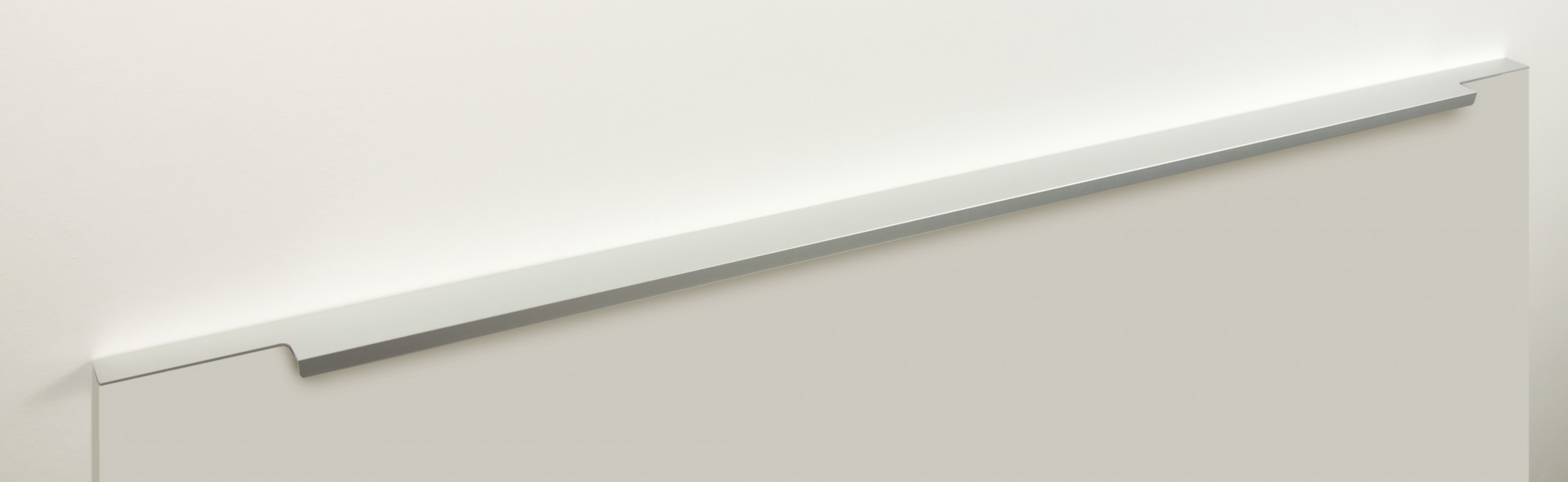 картинка Мебельная ручка RAY RT109SC.1/000/900 от магазина DFCH 
