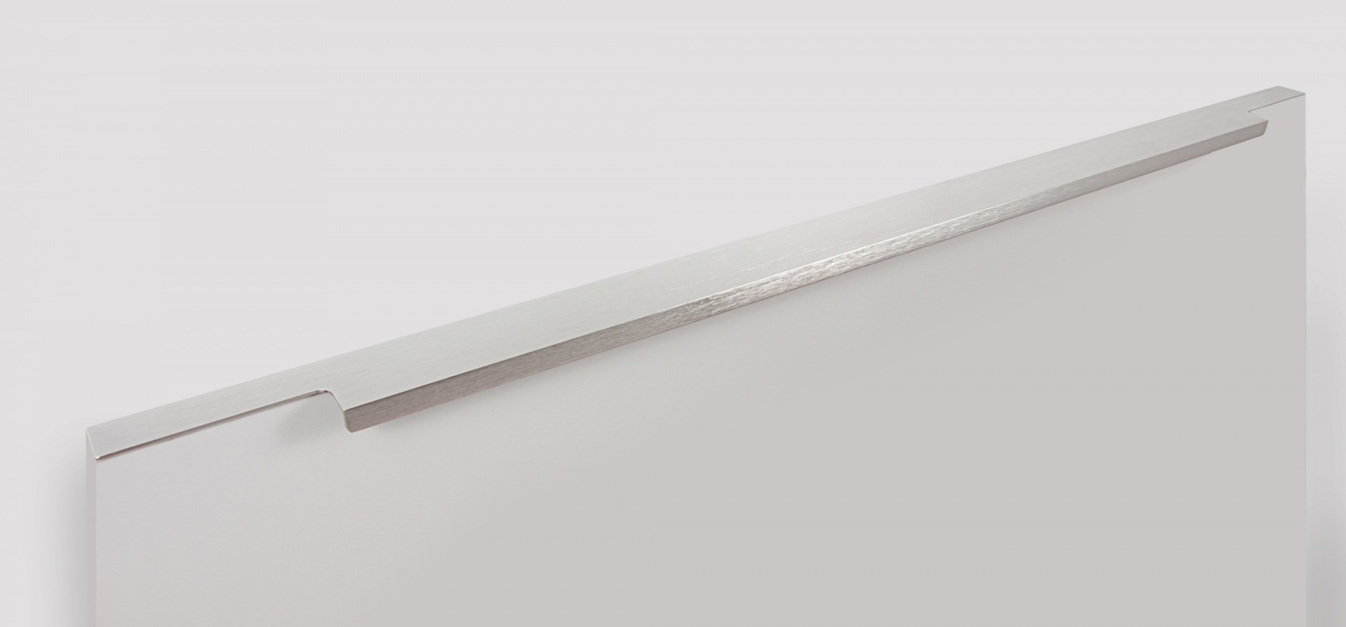 картинка Мебельная ручка RAY RT109SST.1/000/700 от магазина DFCH 